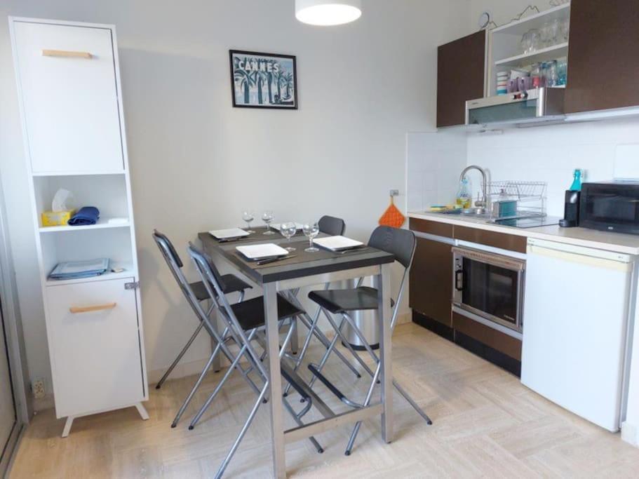 Studio Eleverca 3*- Rez De Jardin Terrasse - Axelle Loc'Appart Мандельё-ла-Напуль Экстерьер фото