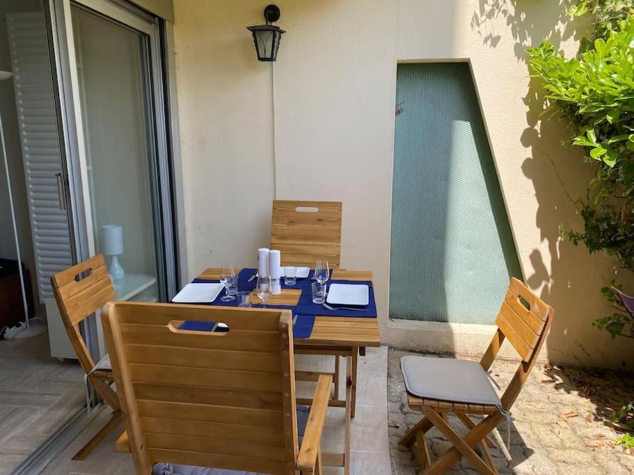 Studio Eleverca 3*- Rez De Jardin Terrasse - Axelle Loc'Appart Мандельё-ла-Напуль Экстерьер фото