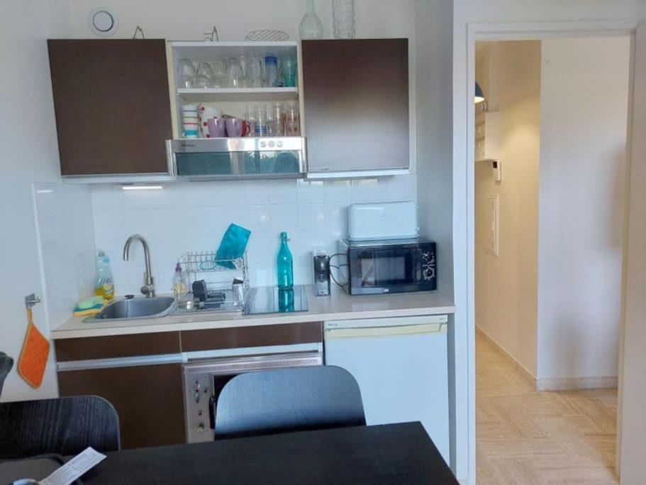 Studio Eleverca 3*- Rez De Jardin Terrasse - Axelle Loc'Appart Мандельё-ла-Напуль Экстерьер фото